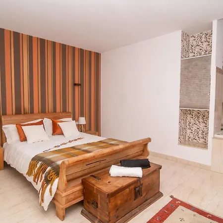 Gran De 4 En Apartamento Sitges