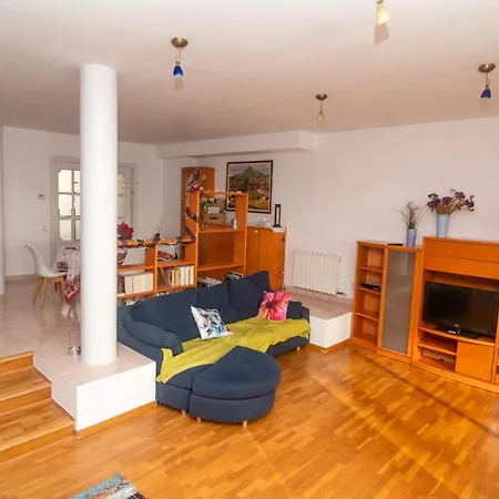 Gran De 4 En Apartamento Sitges